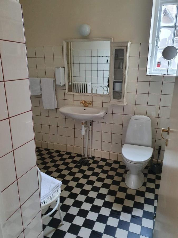 Den Gamle Arrest Bed & Breakfast Рибе Екстериор снимка
